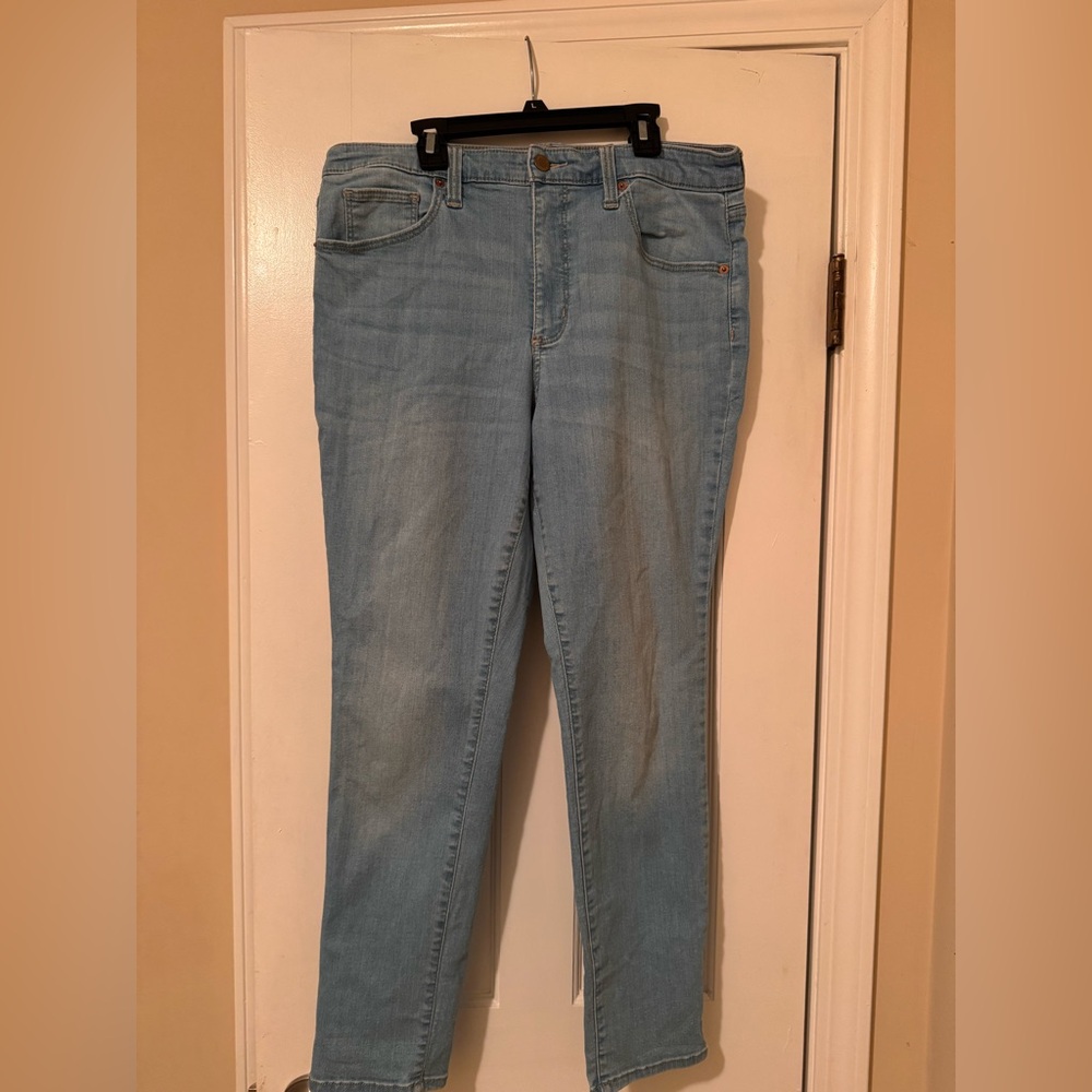 Universal Thread Women's Straight Leg Jeans - Light Blue